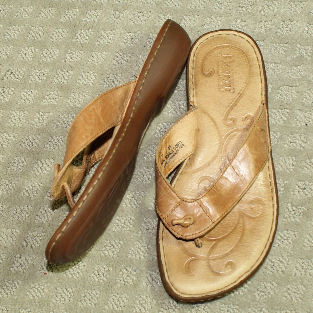 Born Women's 7 Light Tan Thong Sandals